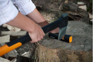XSharp - Ostrzałka do siekier i noży - Fiskars