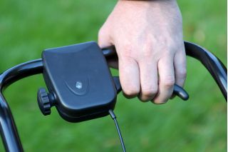 Siewnik ogrodowy na kółkach do nasion i nawozów - 15 litrów