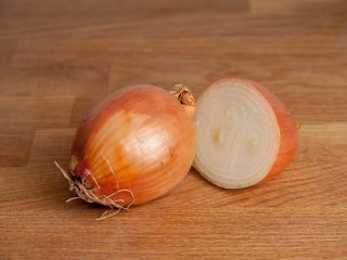 Cebula Vsetana - średnio wczesna, do bezpośredniego spożycia i przechowywania
