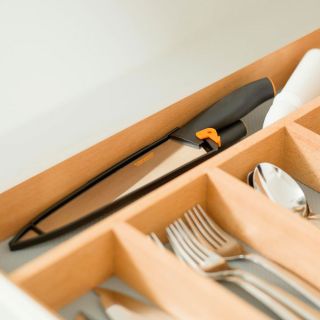 Nóż szefa kuchni w pokrowcu - 20 cm - FISKARS